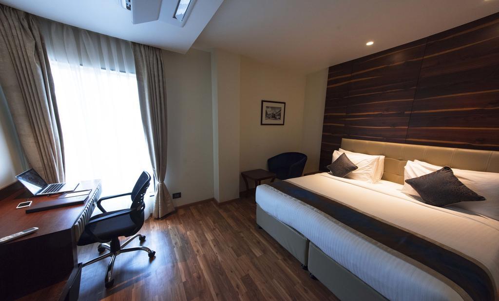 Connaught Royale Delhi Hotel New Delhi Exterior photo