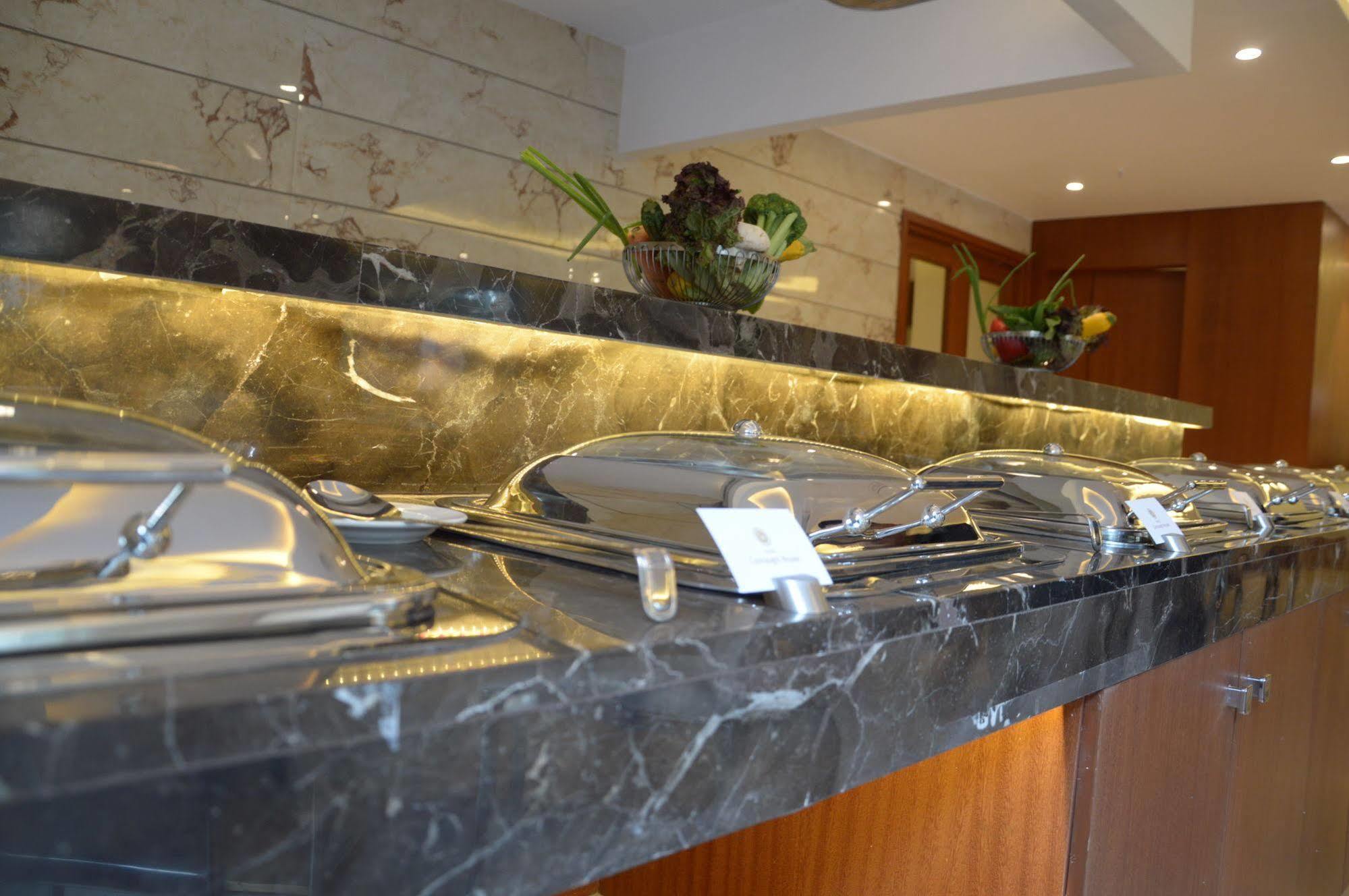 Connaught Royale Delhi Hotel New Delhi Exterior photo
