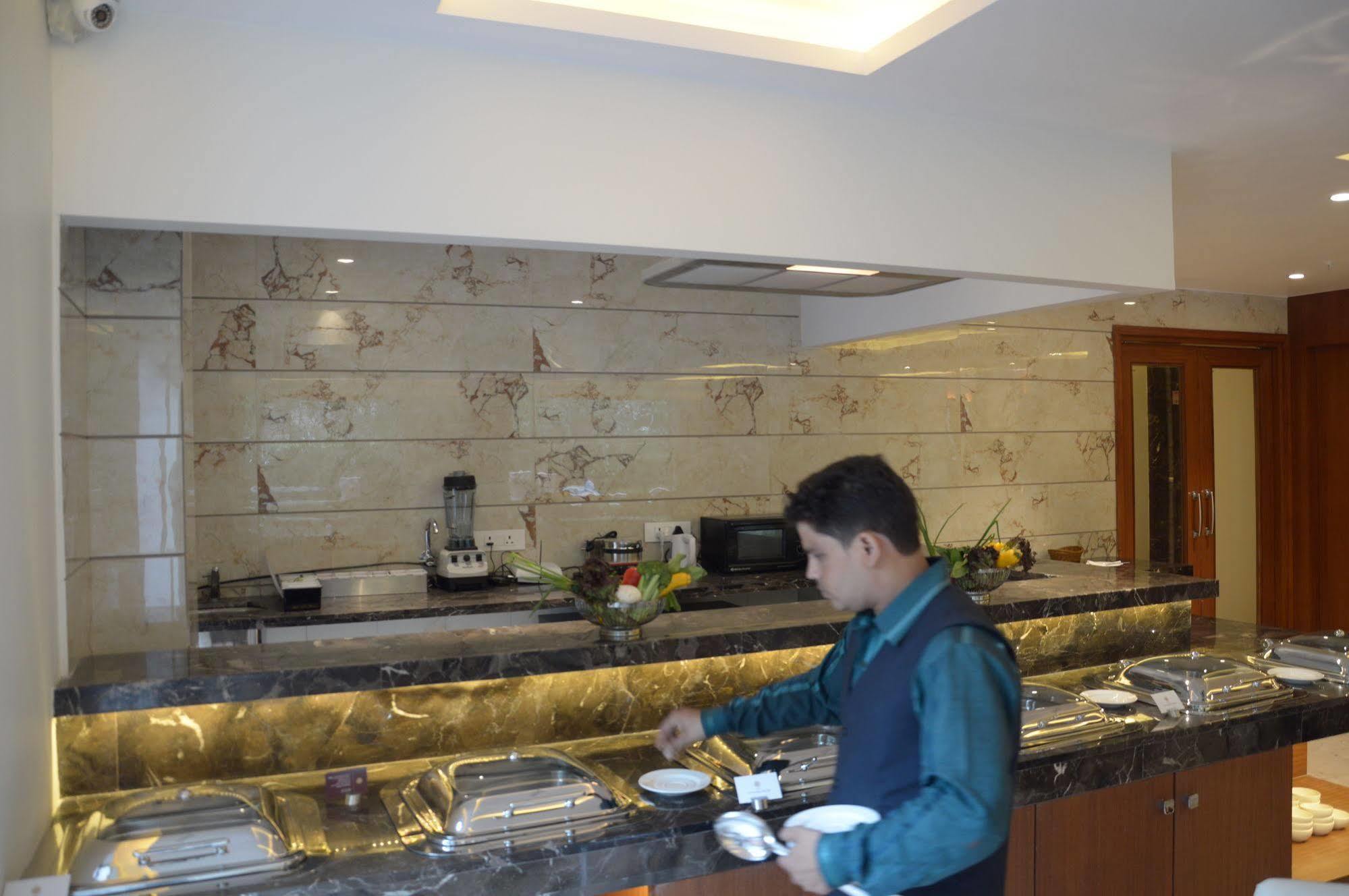 Connaught Royale Delhi Hotel New Delhi Exterior photo