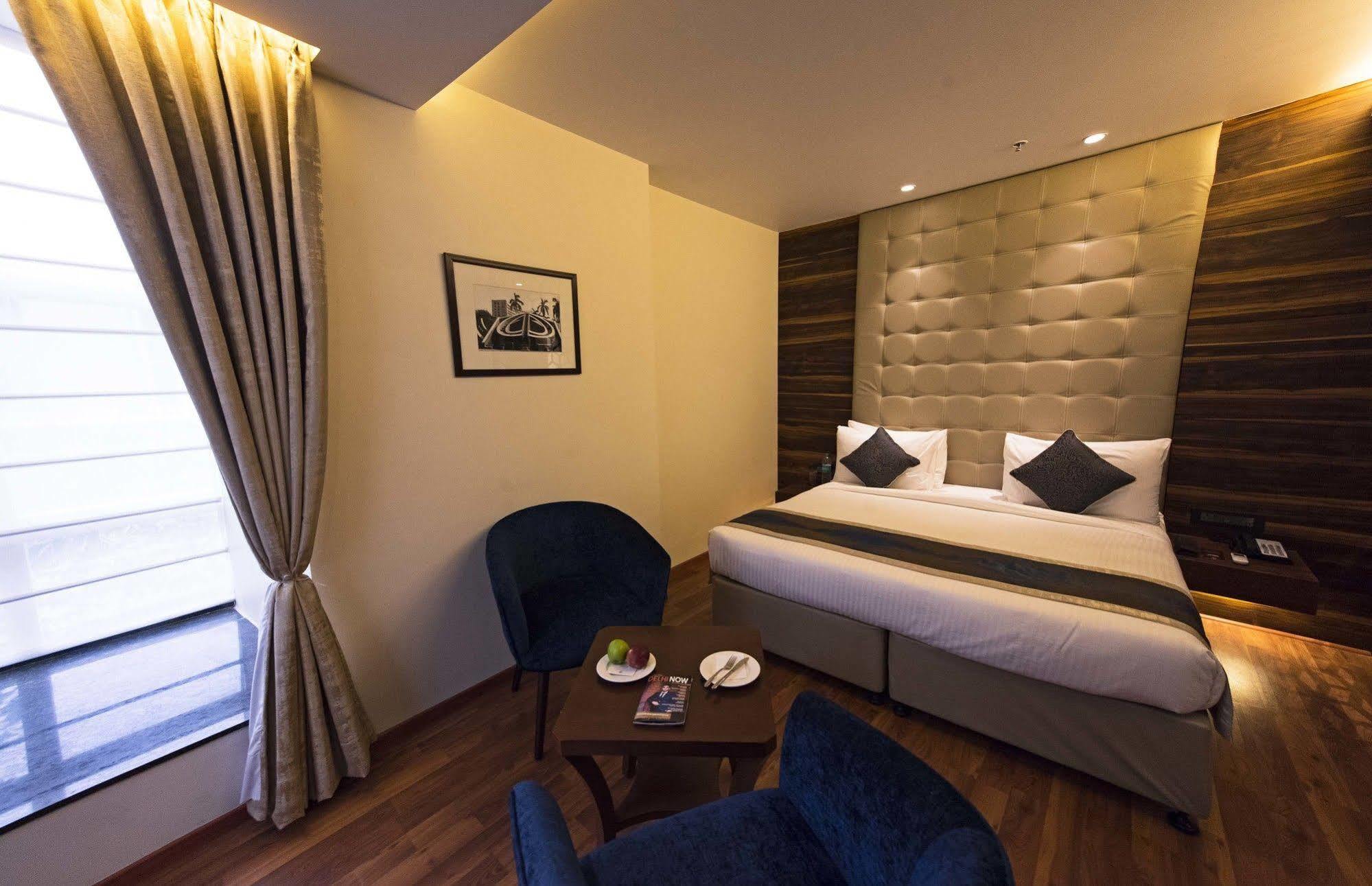 Connaught Royale Delhi Hotel New Delhi Exterior photo
